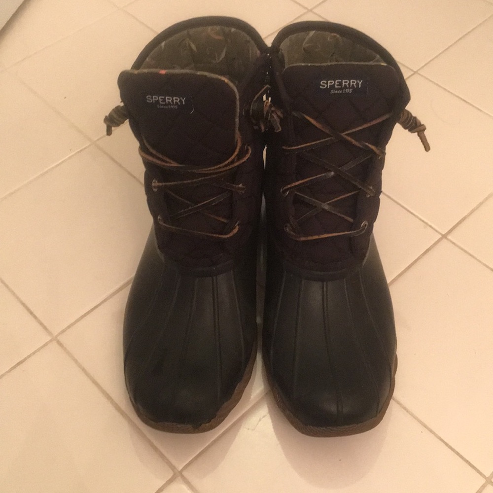 Duck boots
